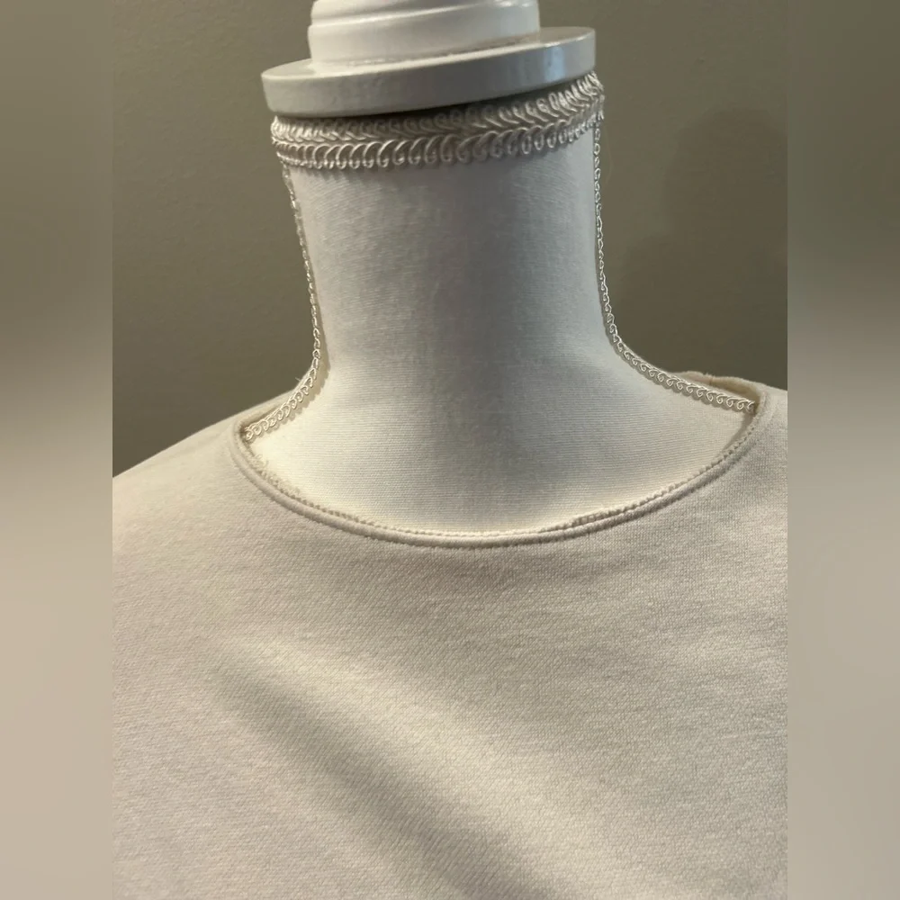 Men’s North Face Cream sweatshirt Medium crewneck